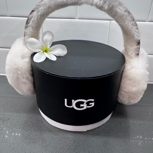 UGG Chestnut Sheepskin Embroidered Earmuffs - Picture 4 of 14